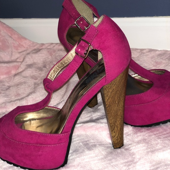 Heels - Picture 2 of 3